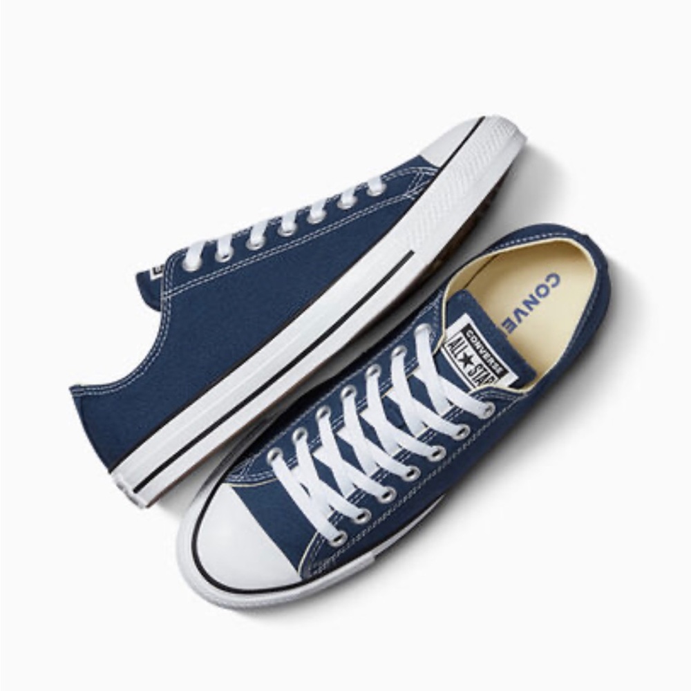 Navy blue converse